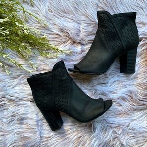 Black peep toe Aeropostale booties